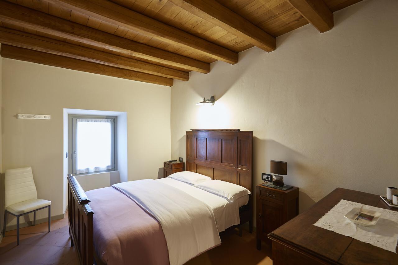 Palazzo Eleonora Bed and Breakfast Monasterolo del Castello Eksteriør billede