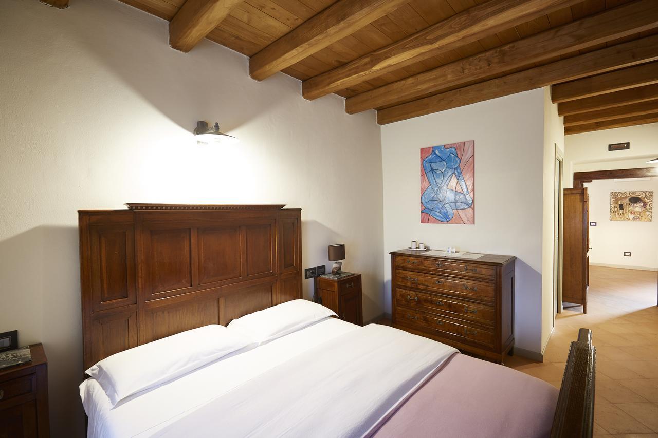 Palazzo Eleonora Bed and Breakfast Monasterolo del Castello Eksteriør billede